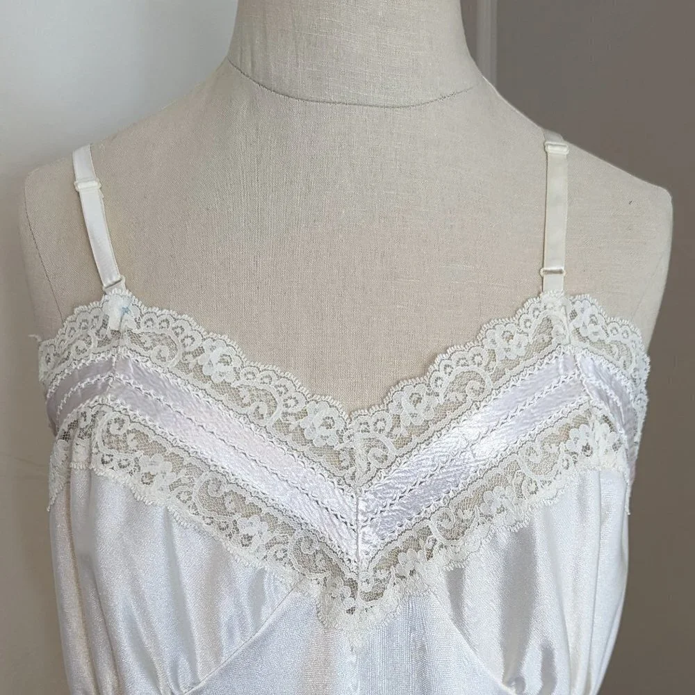 Vintage Nightgown Satin Lace White Union Made Lingerie Rockabilly Pin Up‎
